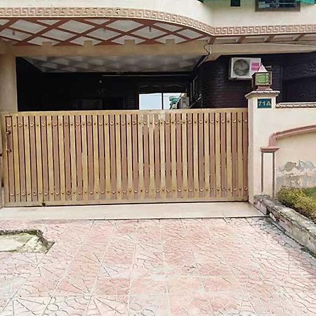 Butt Lodges 4 Islamabad Buitenkant foto