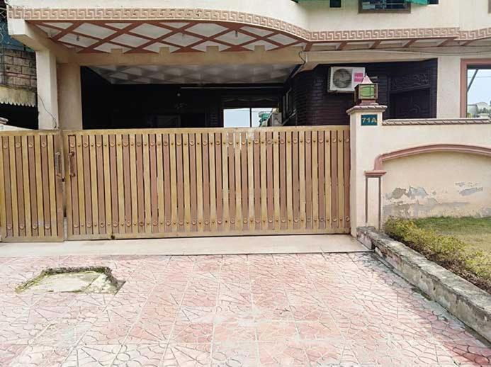 Butt Lodges 4 Islamabad Buitenkant foto